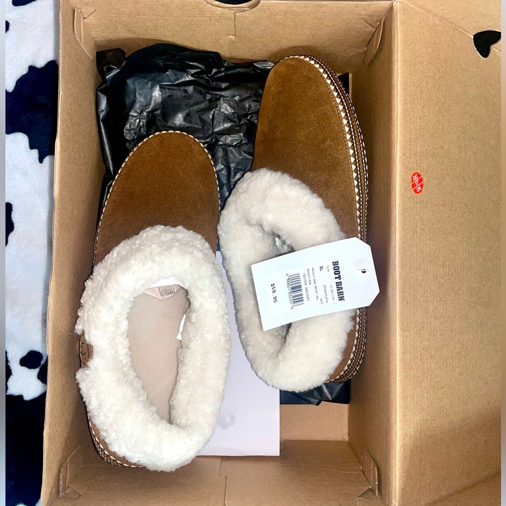 COPY - Ariat slipper woman’s size XL